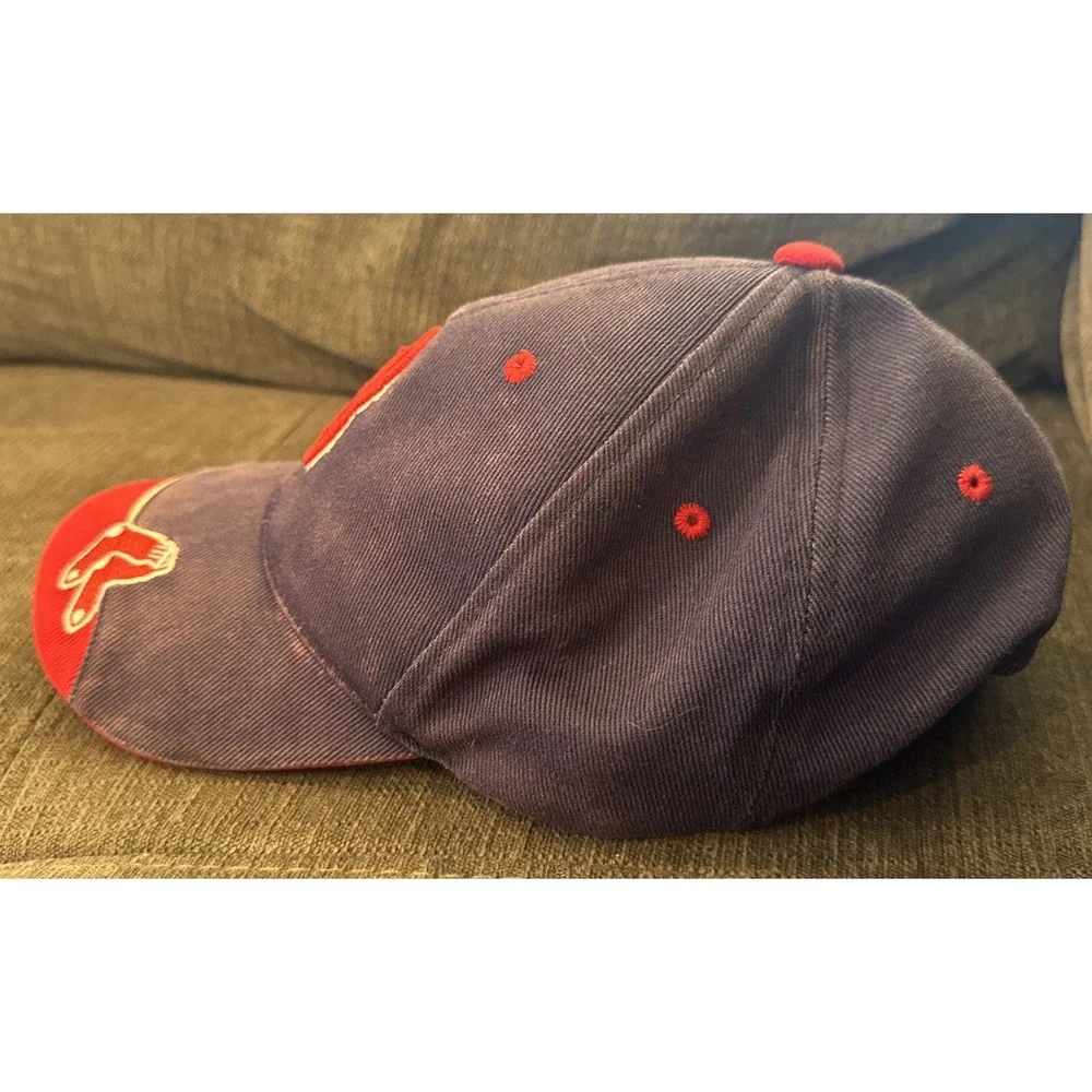 Boston Red Sox MLB Genuine Merchandise, Adjustable Strapback Hat‎ Cap Socks